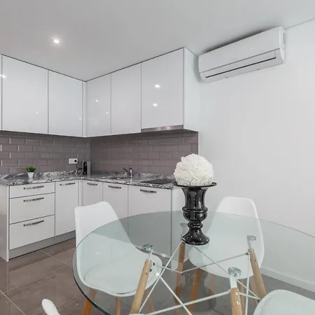 Nell&and&jess 에스피뇨