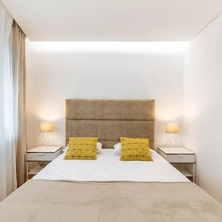 Nell&and&jess 에스피뇨