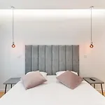 Nell&and&jess 4* Espinho (Aveiro)