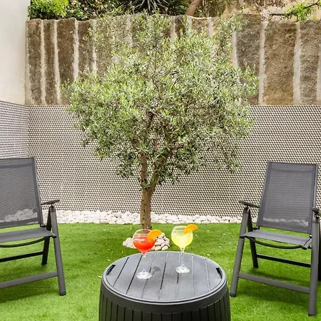 Nell&and&jess Гостевой дом Эшпинью