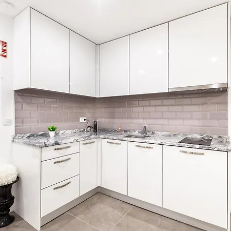 Nell&and&jess 4* Espinho (Aveiro)