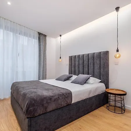 Nell&and&jess Эшпинью