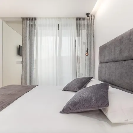 Nell&and&jess Гостевой дом Эшпинью