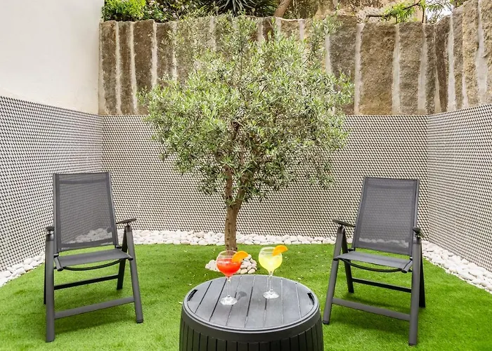 Nell&and&jess Pensionat Espinho (Aveiro)