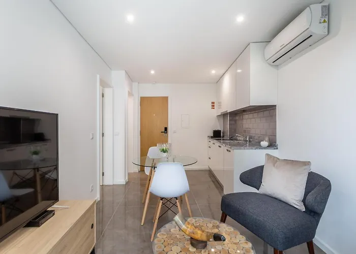 Nell&and&jess Pensionat Espinho (Aveiro)