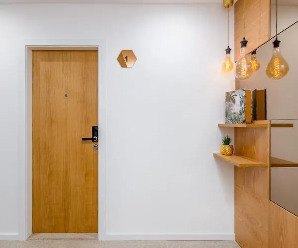 Nell&and&jess Pensión 4*