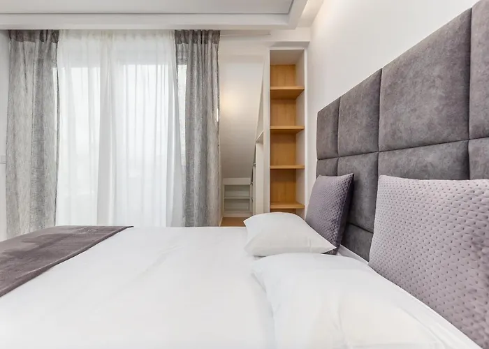 Nell&and&jess Pensionat 4*