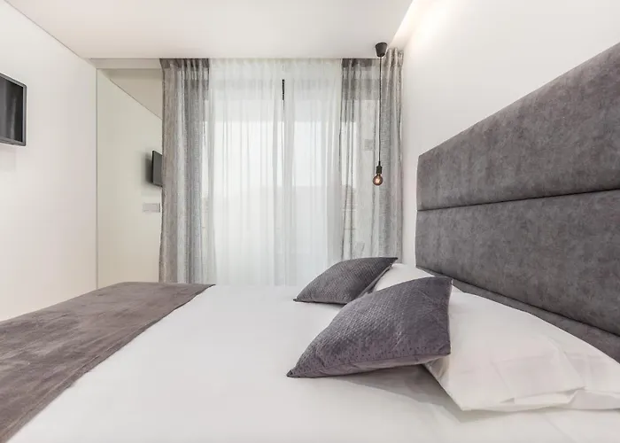 Nell&and&jess Pensionat Espinho (Aveiro)